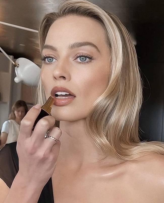 Margot Robbie Armani Makeup Look